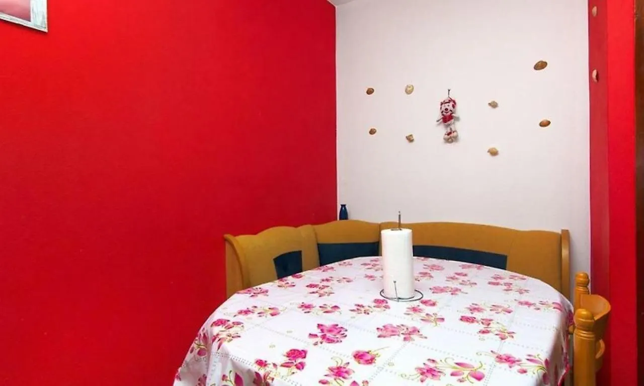 Apartment Bepoto - Family Apartment With Terrace Traù