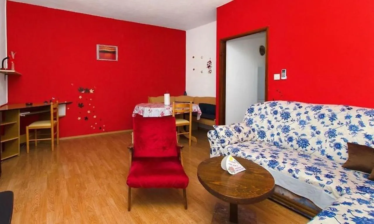 Apartment Bepoto - Family Apartment With Terrace Traù