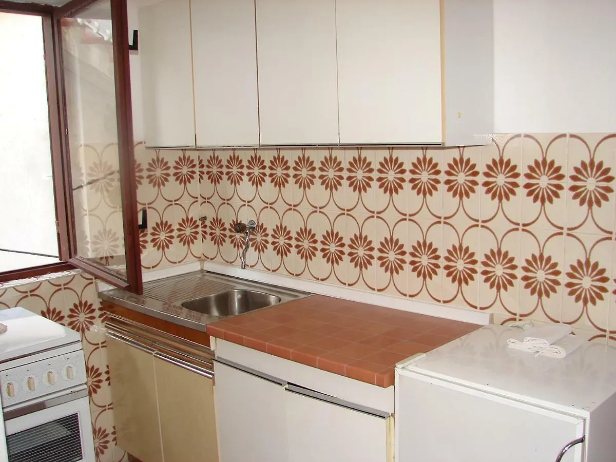 Apartment Bepoto - Family Apartment With Terrace Trogir