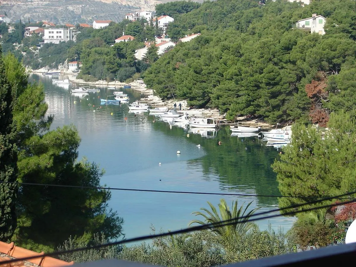 Apartment Bepoto - Family Apartment With Terrace Trogir
